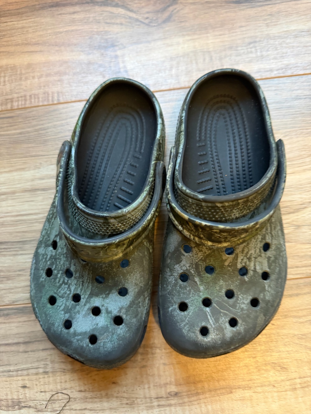 Kid’s Casual Slip-On Crocs in Green Camouflage